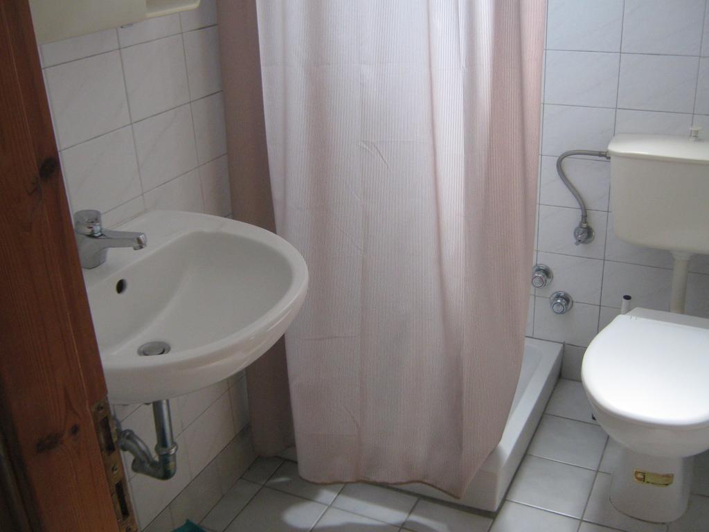 Friderica House Hotel Poros  Room photo